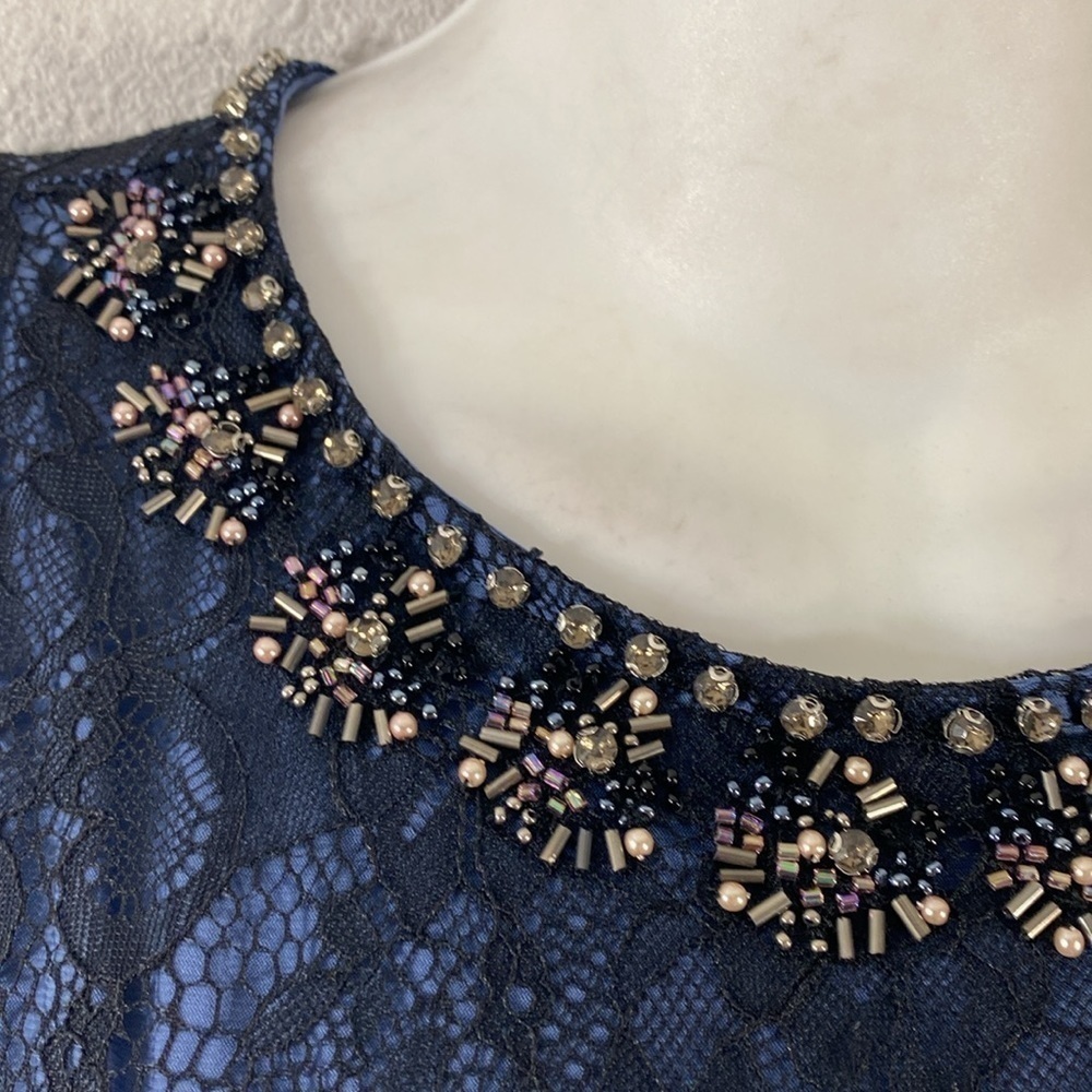 White House Black Market Blue Black Sleeveless Lace Shell Top XXS AE19 - Picture 10 of 14